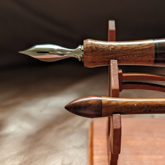 Straight & oblique pens on stand - Image 5